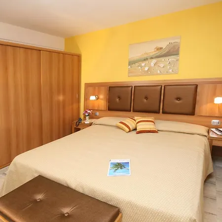 Fiesta Hotel Garden Beach-3